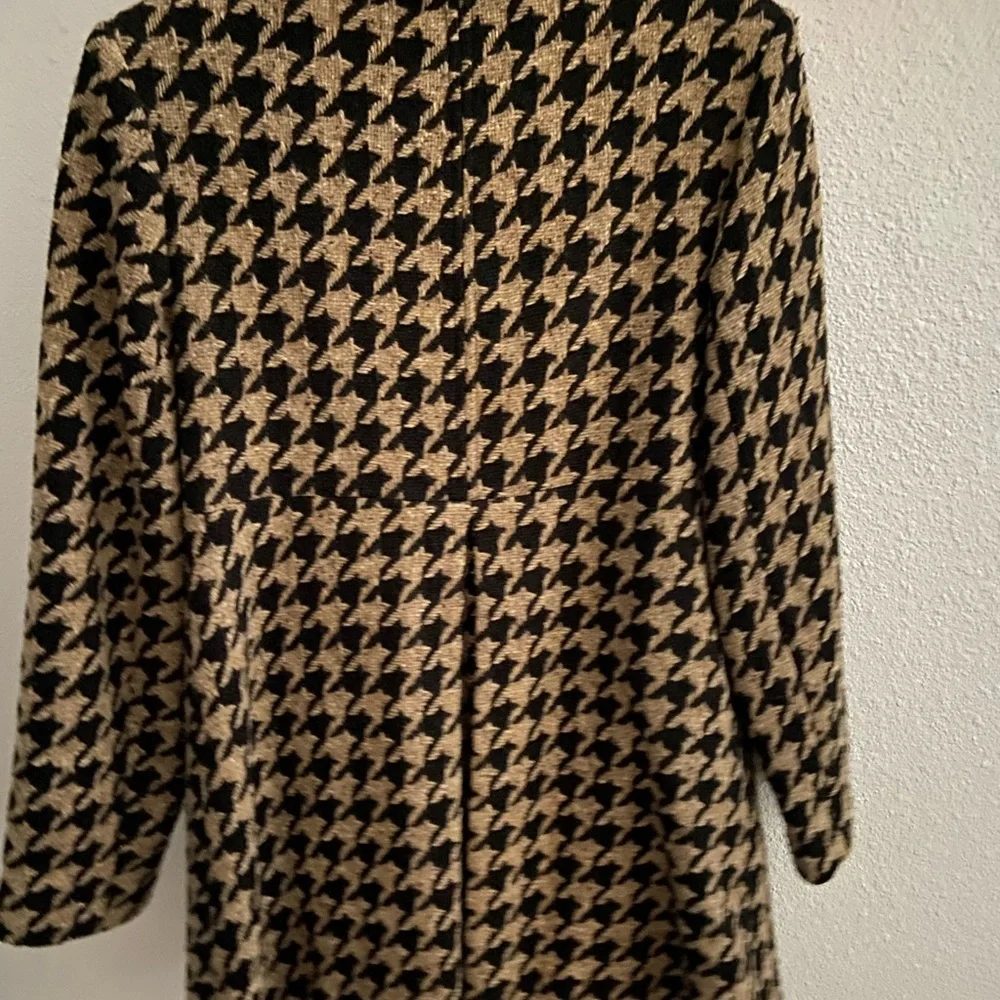 Pea Herringbone Coat - Picture 3 of 6